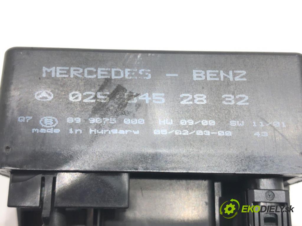 MERCEDES-BENZ KLASA A (W168) 1997 - 2005    A 170 CDI (168.009, 168.109) 70 kW [95 KM] olej napędowy 2001 - 2004  relé sviečok žhavenia 0255452832 (Relé)