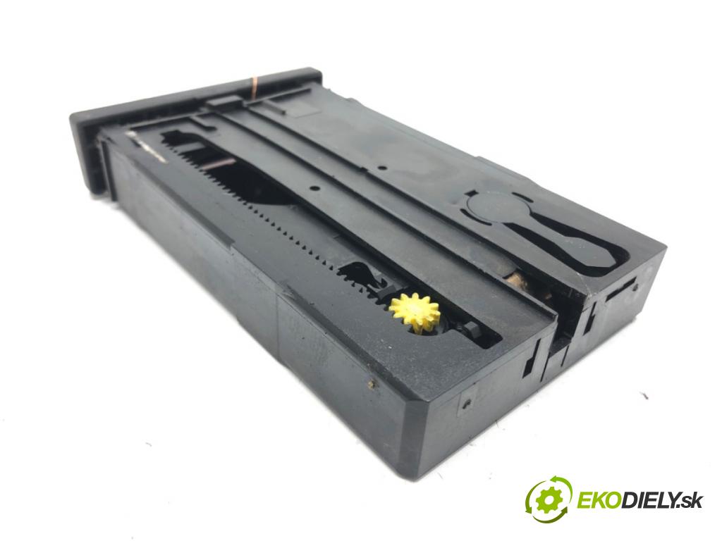 VW SHARAN (7M8, 7M9, 7M6) 1995 - 2010    1.9 TDI 85 kW [115 KM] olej napędowy 2000 - 2010  Držiak na nápoje 7M3858602 (Úchyty, držiaky na nápoje)