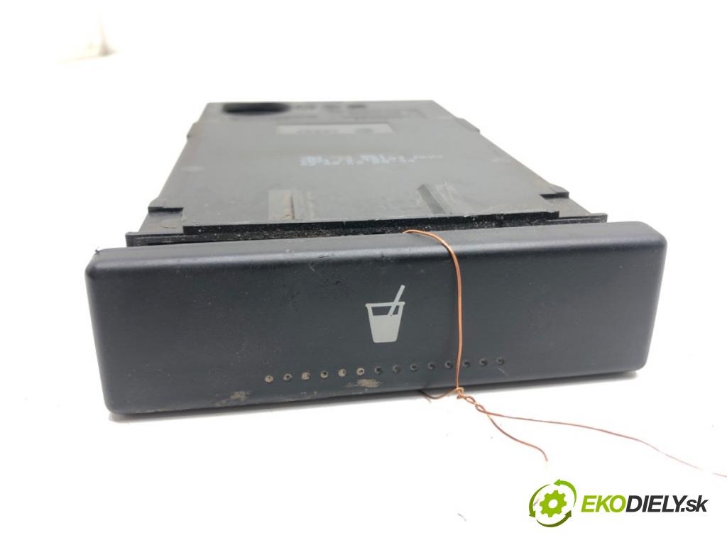 VW SHARAN (7M8, 7M9, 7M6) 1995 - 2010    1.9 TDI 85 kW [115 KM] olej napędowy 2000 - 2010  Držiak na nápoje 7M3858601 (Úchyty, držiaky na nápoje)