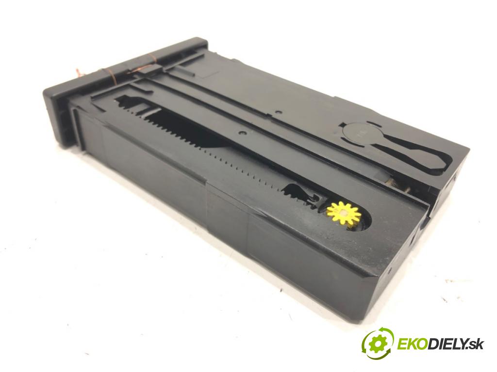 VW SHARAN (7M8, 7M9, 7M6) 1995 - 2010    1.9 TDI 85 kW [115 KM] olej napędowy 2000 - 2010  Držiak na nápoje 7M3858601 (Úchyty, držiaky na nápoje)