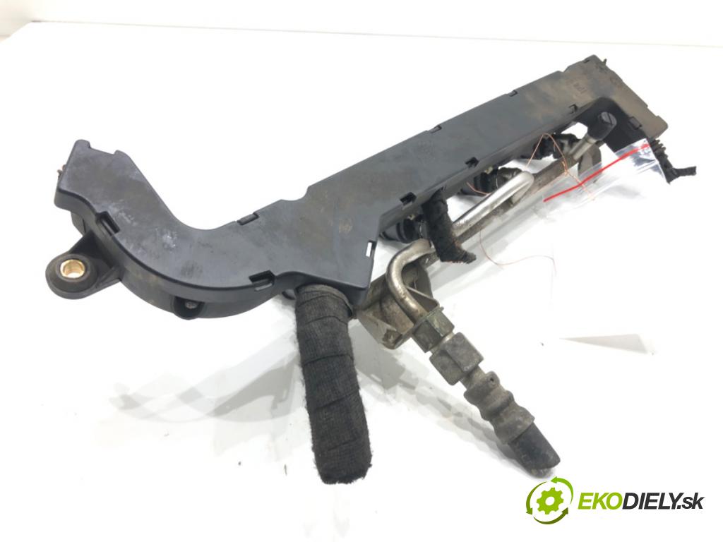 OPEL ZAFIRA A nadwozie wielkoprzestrzenne (MPV) (T98) 1999 - 2005    1.8 16V (F75) 92 kW [125 KM] benzyna 2000 - 2005  Lišta vstrekovacia 90559702 (Vstrekovacie lišty)