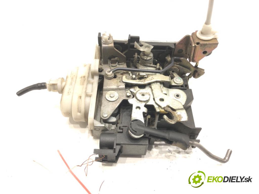 AUDI A3 (8L1) 1996 - 2006    1.9 TDI 66 kW [90 KM] olej napędowy 1996 - 2001  zámok dveře pravý přední část 8L1837016