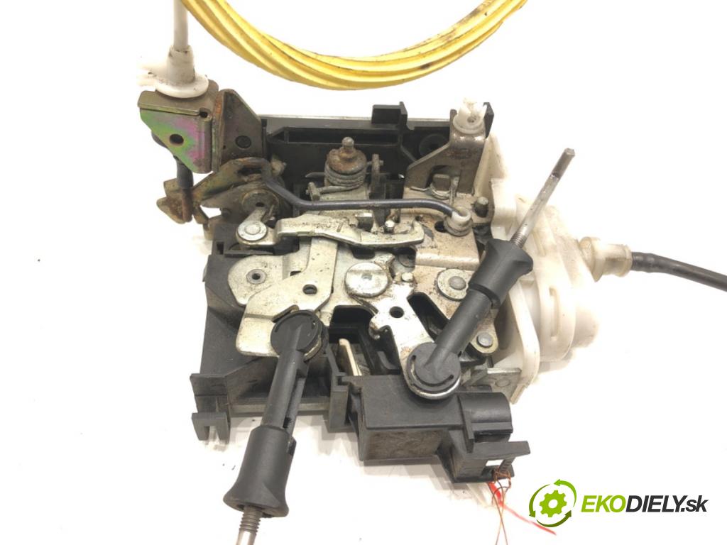 AUDI A3 (8L1) 1996 - 2006    1.9 TDI 66 kW [90 KM] olej napędowy 1996 - 2001  zámok dveře levý přední část 8L1837015