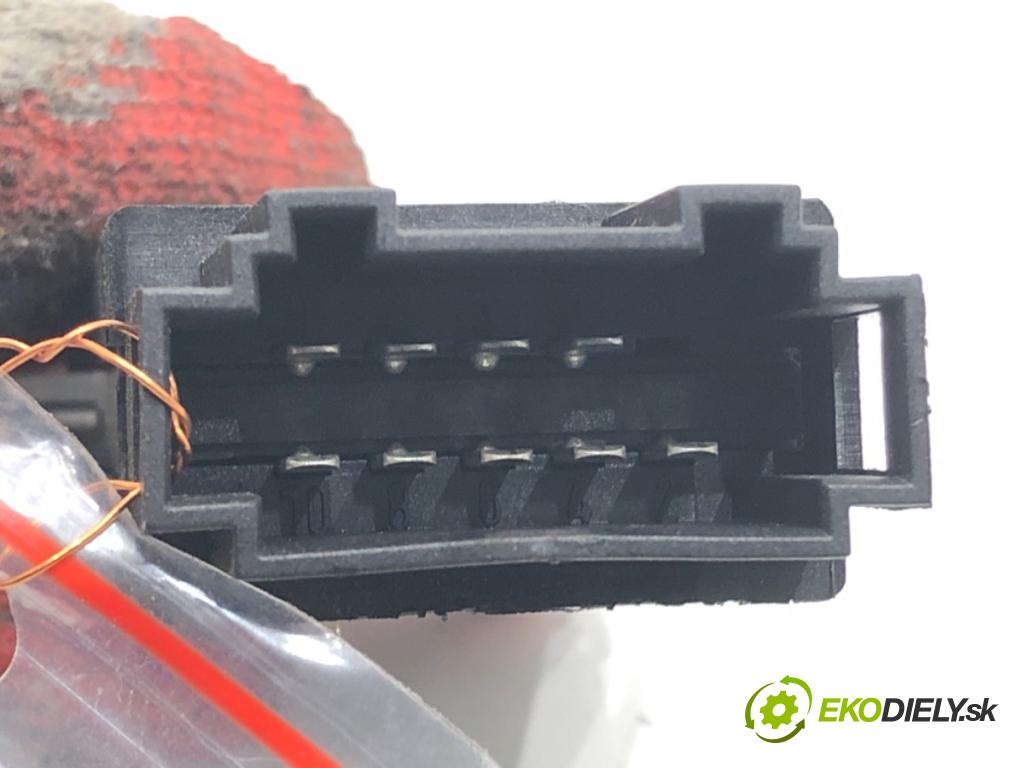 AUDI A3 (8L1) 1996 - 2006    1.9 TDI 66 kW [90 KM] olej napędowy 1996 - 2001  Spínač svetiel výstražných (núdzových) 8L0941509H (Prepínače, spínače, tlačidlá a ovládače kúrenia)