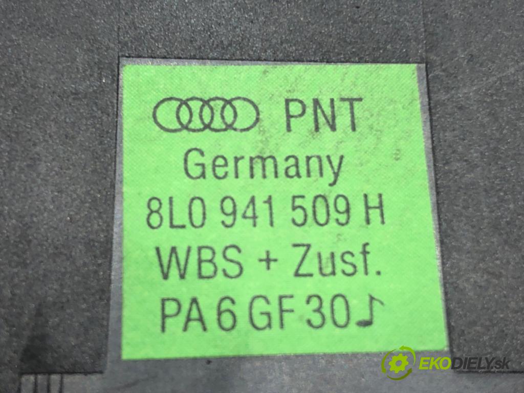 AUDI A3 (8L1) 1996 - 2006    1.9 TDI 66 kW [90 KM] olej napędowy 1996 - 2001  Spínač svetiel výstražných (núdzových) 8L0941509H (Prepínače, spínače, tlačidlá a ovládače kúrenia)