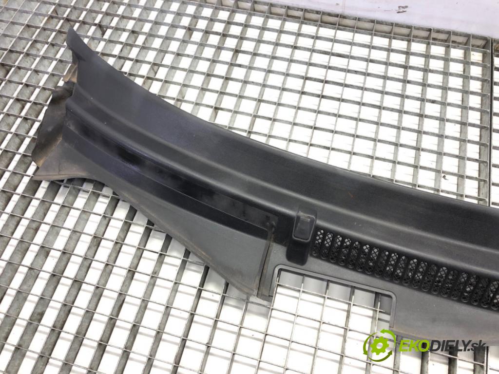 AUDI A3 (8L1) 1996 - 2006    1.9 TDI 66 kW [90 KM] olej napędowy 1996 - 2001  Torpédo, plast pod čelné okno 8L1819415B (Torpéda)