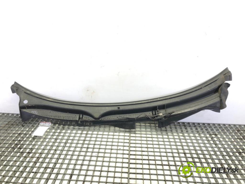 AUDI A3 (8L1) 1996 - 2006    1.9 TDI 66 kW [90 KM] olej napędowy 1996 - 2001  Torpédo, plast pod čelné okno 8L1819415B (Torpéda)