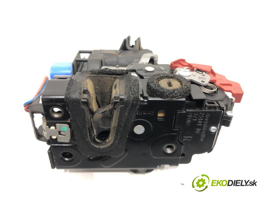 SKODA FABIA II (542) 2006 - 2014    1.4 TDI 59 kW [80 KM] olej napędowy 2007 - 2010  zámok dveře pravý zadní část 6Y0839016A