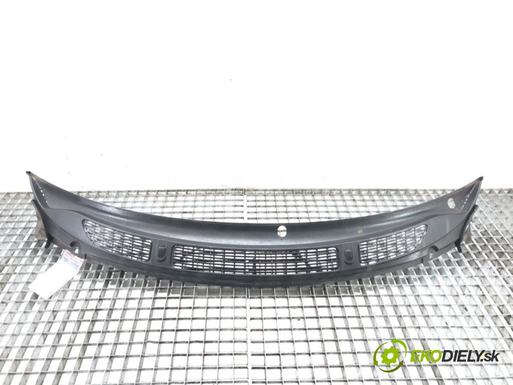 SKODA FABIA II (542) 2006 - 2014    1.4 TDI 59 kW [80 KM] olej napędowy 2007 - 2010  Torpédo, plast pod čelné okno  (Torpéda)