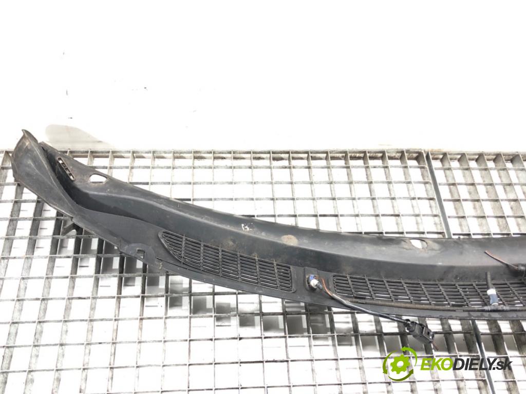 SKODA FABIA II (542) 2006 - 2014    1.4 TDI 59 kW [80 KM] olej napędowy 2007 - 2010  Torpédo, plast pod čelné okno  (Torpéda)