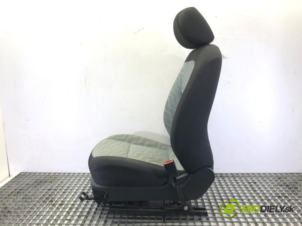 SKODA FABIA II (542) 2006 - 2014    1.4 TDI 59 kW [80 KM] olej napędowy 2007 - 2010  Sedadlo pravy predný