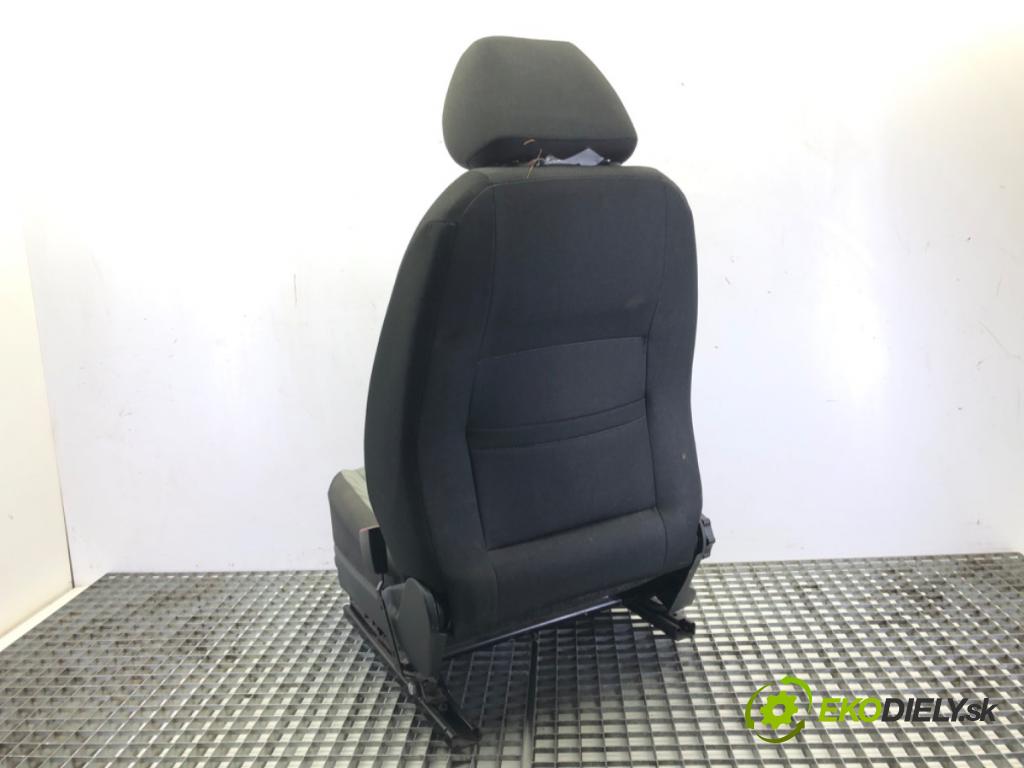 SKODA FABIA II (542) 2006 - 2014    1.4 TDI 59 kW [80 KM] olej napędowy 2007 - 2010  Sedadlo pravy predný