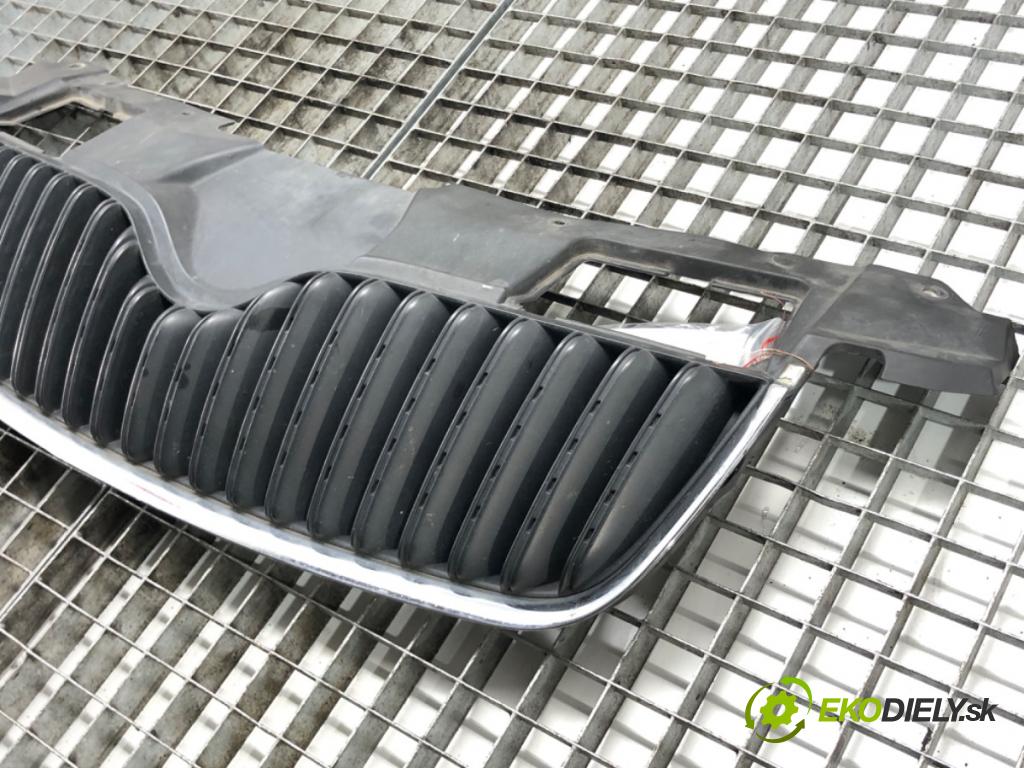 SKODA FABIA II (542) 2006 - 2014    1.4 TDI 59 kW [80 KM] olej napędowy 2007 - 2010  mřížka maska 5J0853668A (Mřížky (masky) chladičů)