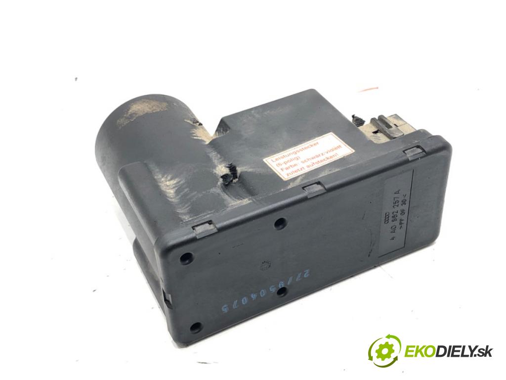 AUDI A4 B5 (8D2) 1994 - 2001    1.9 TDI 66 kW [90 KM] olej napędowy 1995 - 2000  pumpa centrálneho zámku 4A0862257A (Riadiace jednotky centrálneho zámku)