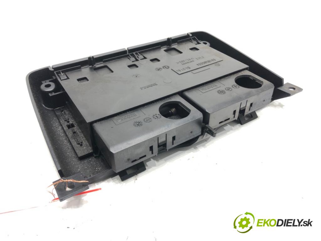 VW POLO (6N2) 1999 - 2001    1.4 TDI 55 kW [75 KM] olej napędowy 1999 - 2001  Držiak na nápoje 6N1858569A (Úchyty, držiaky na nápoje)