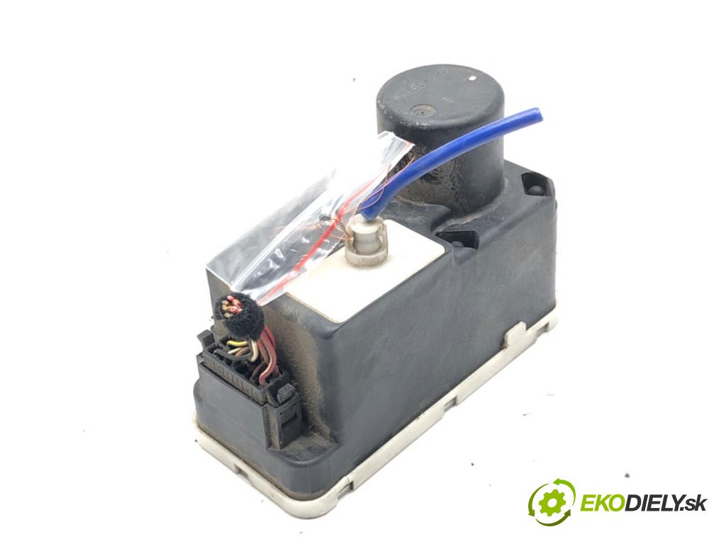 VW POLO (6N2) 1999 - 2001    1.4 TDI 55 kW [75 KM] olej napędowy 1999 - 2001  pumpa centrálneho zámku 1H0962257D (Riadiace jednotky centrálneho zámku)