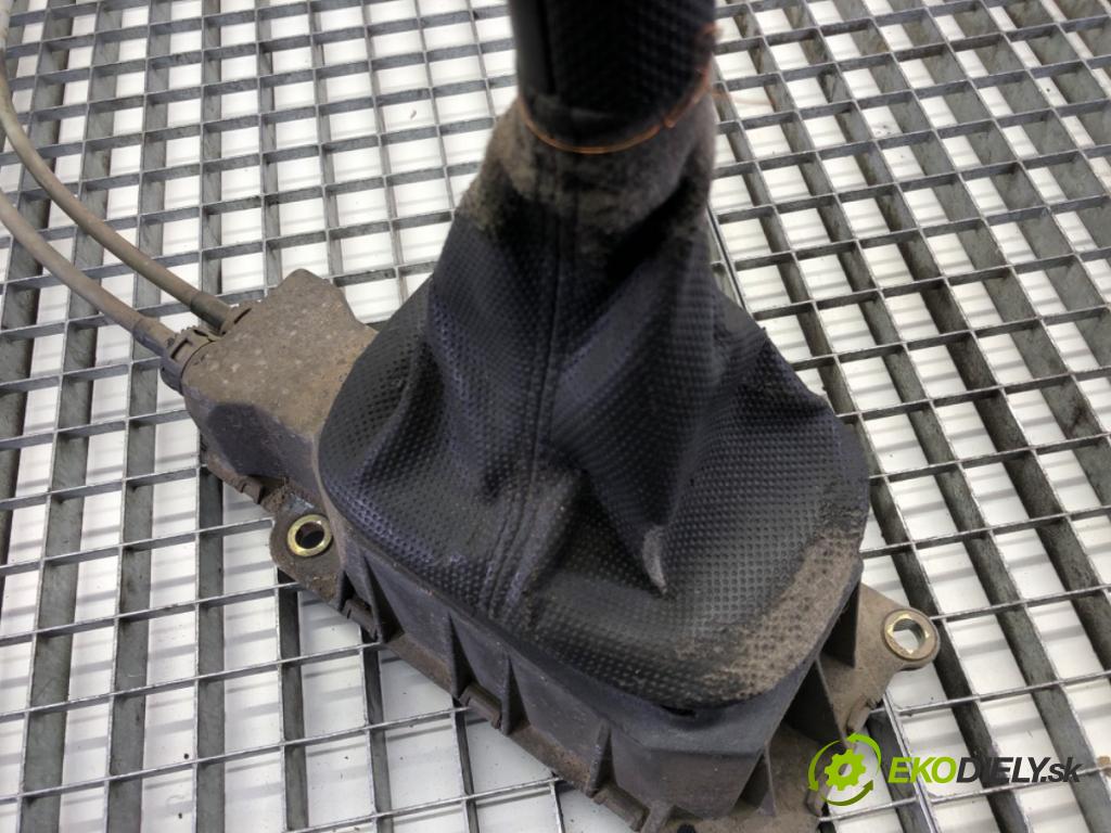 VW POLO (6N2) 1999 - 2001    1.4 TDI 55 kW [75 KM] olej napędowy 1999 - 2001  Kulisa  (Rýchlostné páky / kulisy)