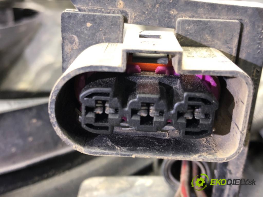 SKODA OCTAVIA I (1U2) 1996 - 2010    1.9 TDI 66 kW [90 KM] olej napędowy 1996 - 2010  Ventilátor chladiča 1J0121207C (Ventilátory)