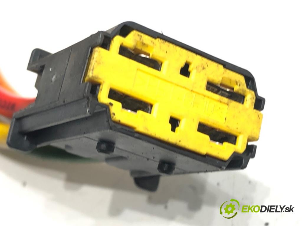 RENAULT SCÉNIC I nadwozie wielkoprzestrzenne (MPV) (JA0/1_, FA0_) 1999 - 2010    1.9 dCi (JA05, JA1F) 75 kW [102 KM] olej napędowy 1999 - 2003  spinačka  (Spínacie skrinky a kľúče)