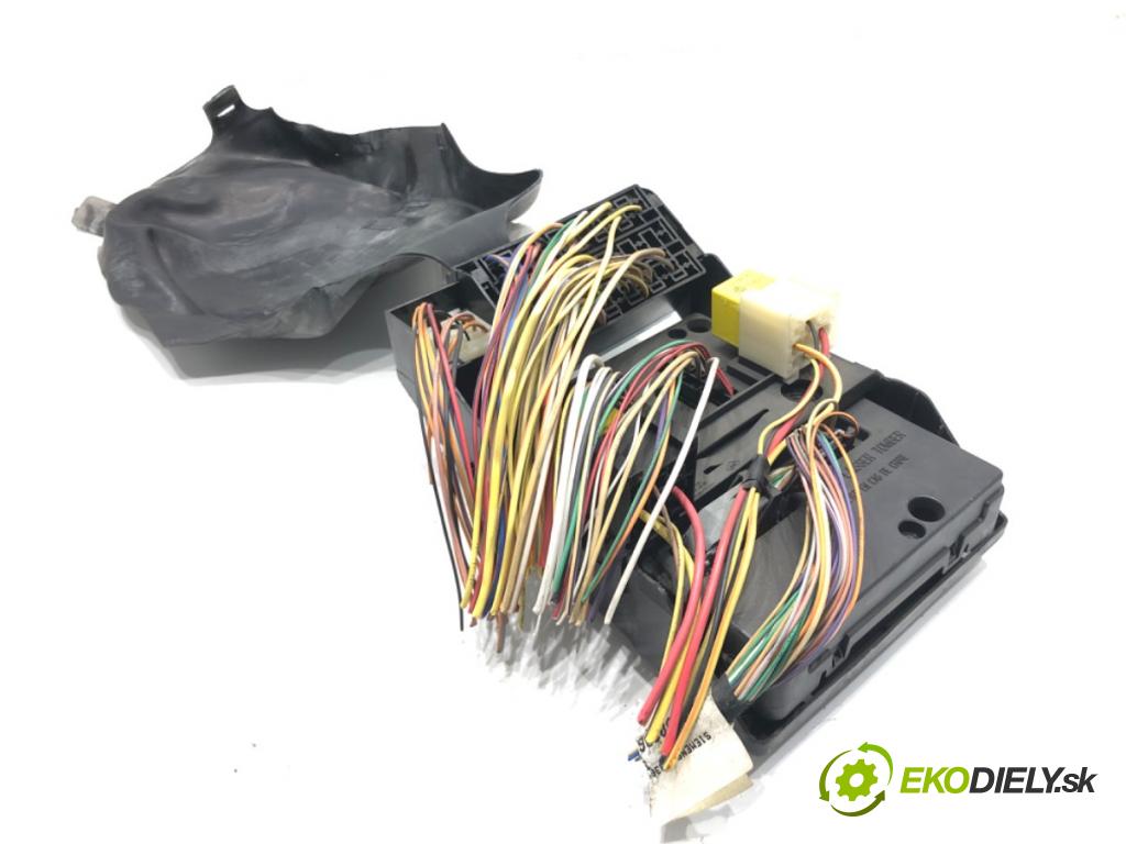 RENAULT SCÉNIC I nadwozie wielkoprzestrzenne (MPV) (JA0/1_, FA0_) 1999 - 2010    1.9 dCi (JA05, JA1F) 75 kW [102 KM] olej napędowy 1999 - 2003  modul BSI 8200029342B (Pojistkové skříňky)