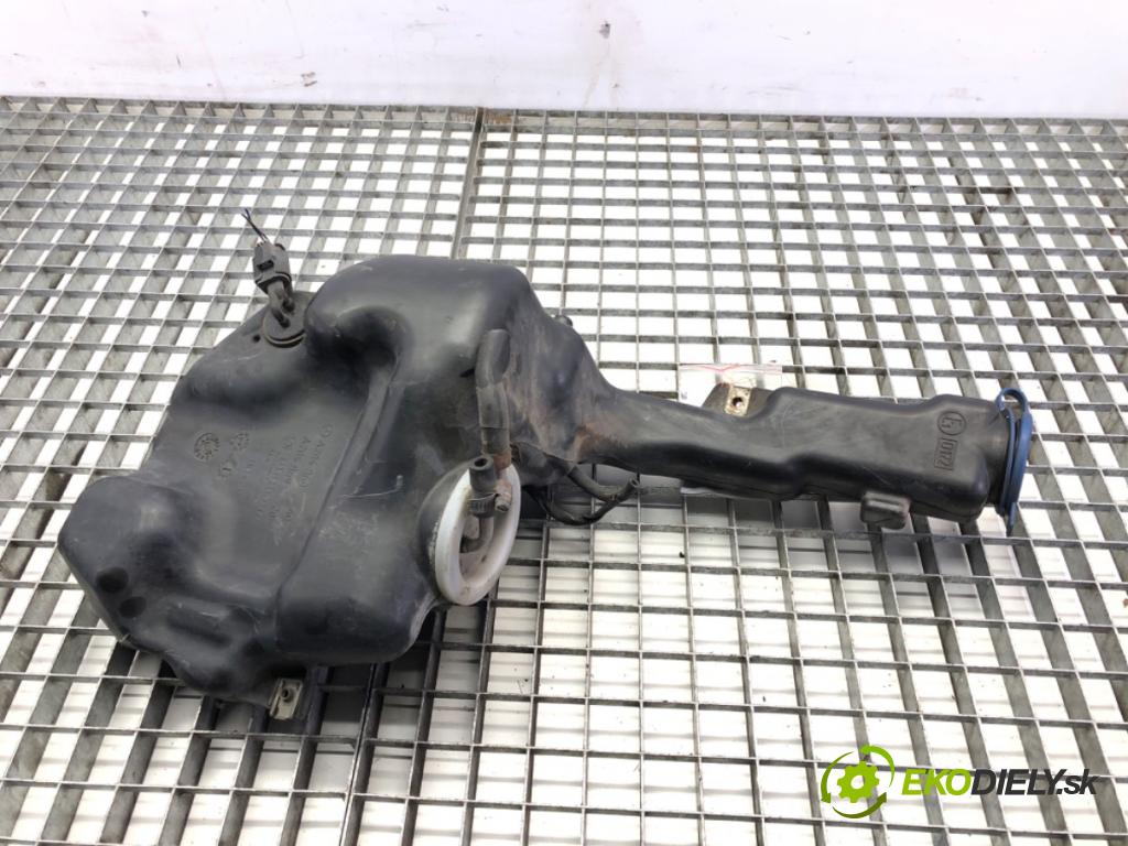 MERCEDES-BENZ KLASA C (W204) 2007 - 2015    C 180 CGI (204.031) 115 kW [156 KM] benzyna 2008 - 2014  Nádržka ostrekovačov A2048691420