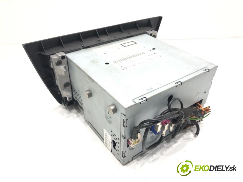 MERCEDES-BENZ KLASA C (W204) 2007 - 2015    C 180 CGI (204.031) 115 kW [156 KM] benzyna 2008 - 2014  RADIO A2049003609 (Audio zariadenia)