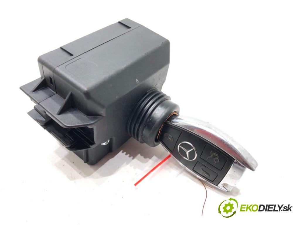 MERCEDES-BENZ KLASA C (W204) 2007 - 2015    C 180 CGI (204.031) 115 kW [156 KM] benzyna 2008 - 2014  spinačka A2079052600 (Spínacie skrinky a kľúče)