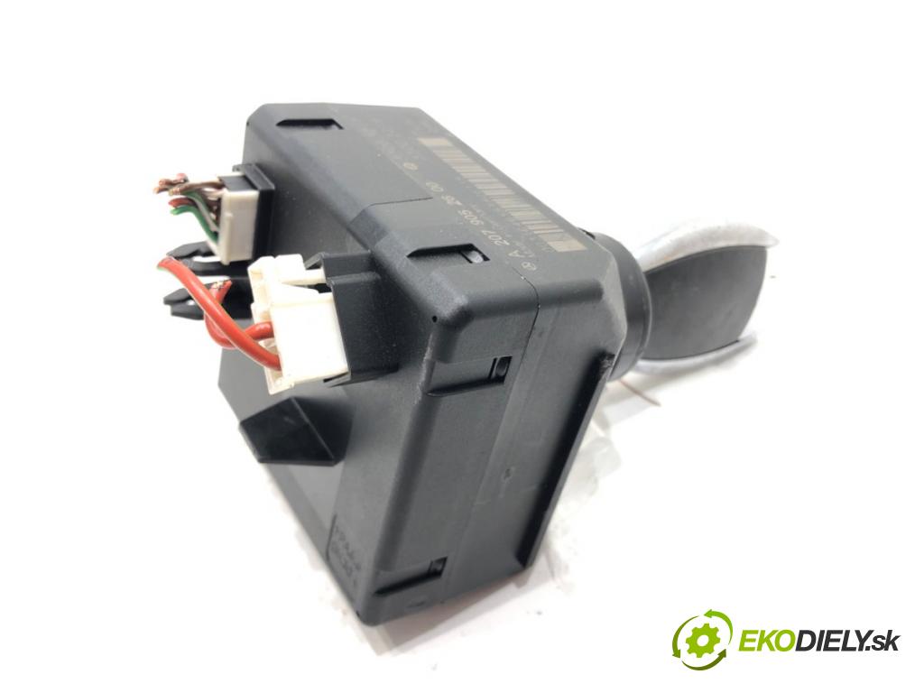 MERCEDES-BENZ KLASA C (W204) 2007 - 2015    C 180 CGI (204.031) 115 kW [156 KM] benzyna 2008 - 2014  spinačka A2079052600 (Spínacie skrinky a kľúče)