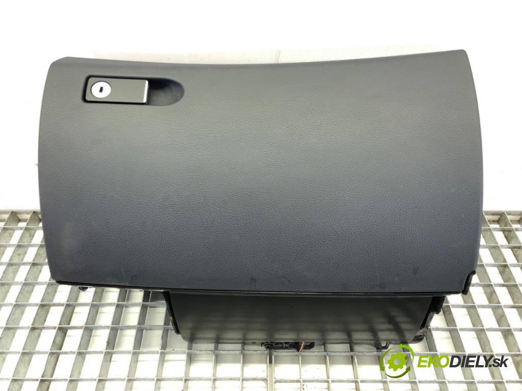 MERCEDES-BENZ KLASA C (W204) 2007 - 2015    C 180 CGI (204.031) 115 kW [156 KM] benzyna 2008 - 2014  Priehradka, kastlík spolujazdca  (Priehradky, kastlíky)