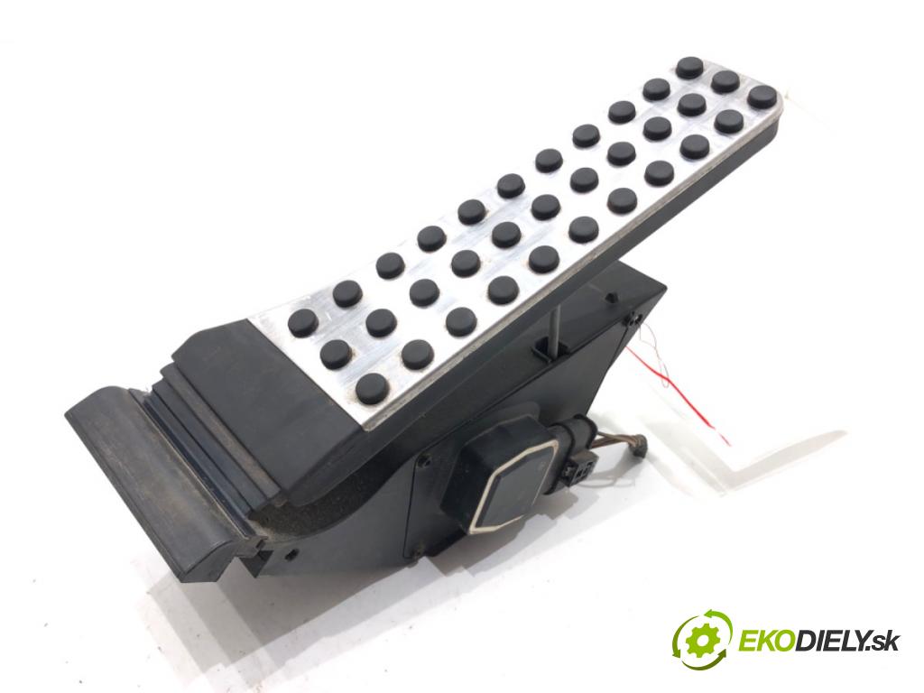 MERCEDES-BENZ KLASA C (W204) 2007 - 2015    C 180 CGI (204.031) 115 kW [156 KM] benzyna 2008 - 2014  Potenciometer plynu A2043000004 (Pedále)