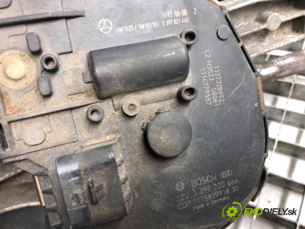 MERCEDES-BENZ KLASA C (W204) 2007 - 2015    C 180 CGI (204.031) 115 kW [156 KM] benzyna 2008 - 2014  Mechanizmus stieračov predný 3397021440 (Motorčeky stieračov predné)