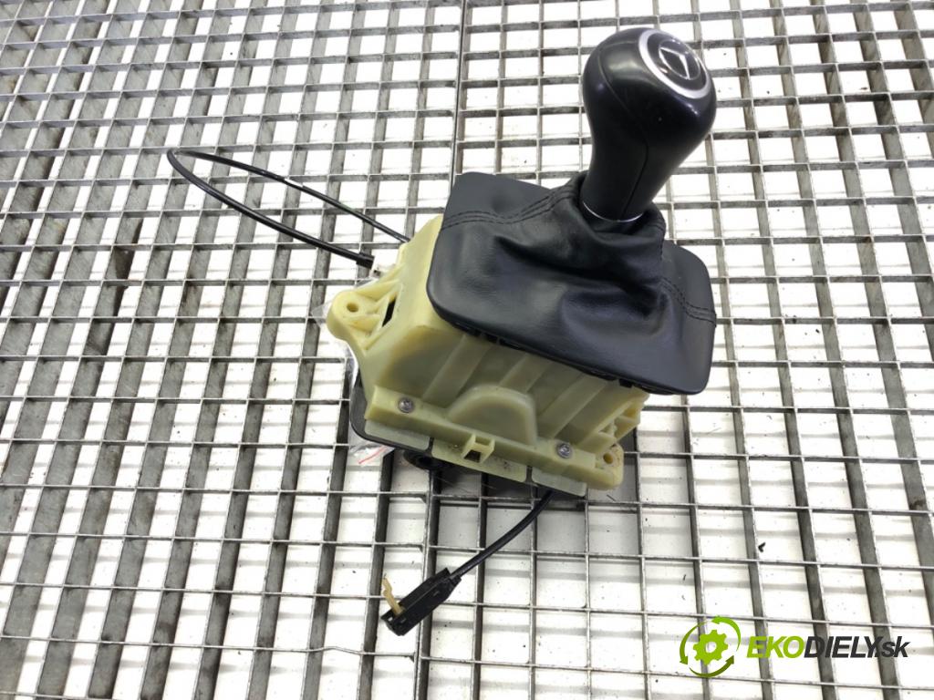 MERCEDES-BENZ KLASA C (W204) 2007 - 2015    C 180 CGI (204.031) 115 kW [156 KM] benzyna 2008 - 2014  Kulisa A2042677524 (Rýchlostné páky / kulisy)