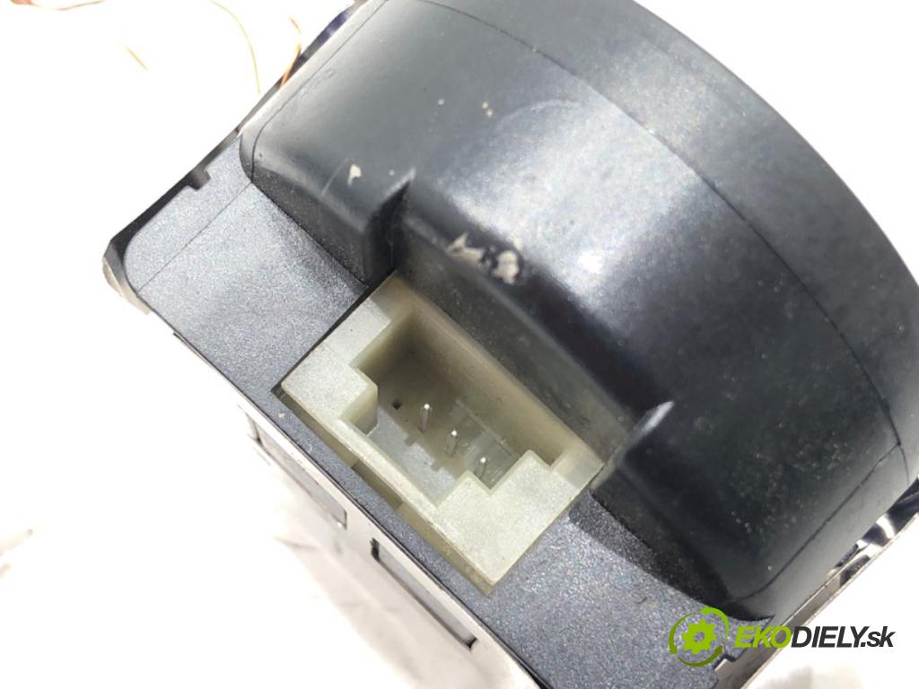 MERCEDES-BENZ KLASA C (W204) 2007 - 2015    C 180 CGI (204.031) 115 kW [156 KM] benzyna 2008 - 2014  Snímač dažďa A2049017801 (Snímače dažďa)