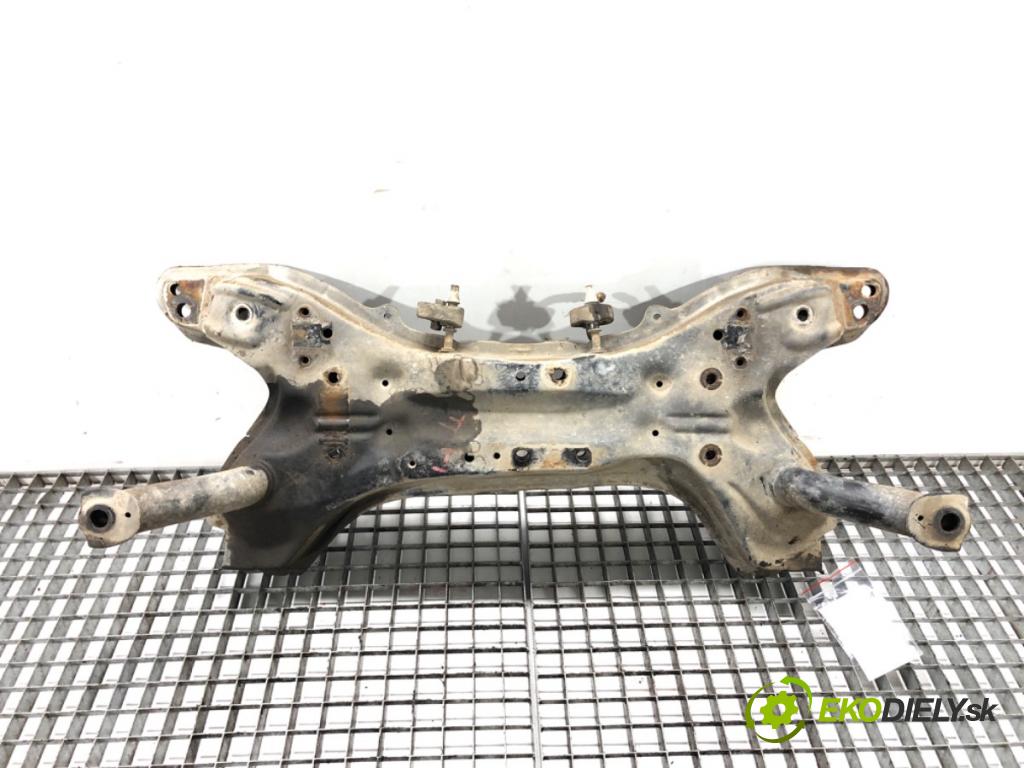 TOYOTA YARIS (_P1_) 1999 - 2005    1.0 (SCP10_) 50 kW [68 KM] benzyna 1999 - 2005  výztuha pod motor  (Výztuhy přední)