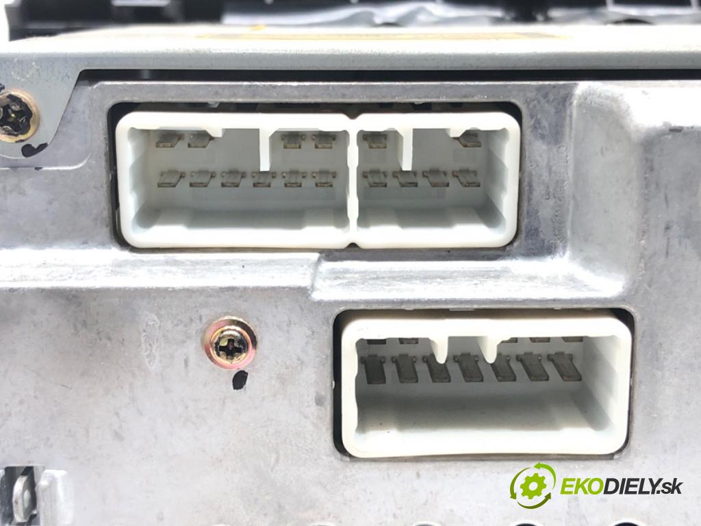 TOYOTA COROLLA Verso (_E12_) 2001 - 2007    2.0 D-4D (CDE120_) 66 kW [90 KM] olej napędowy 2002 - 2004  RADIO 86120-13060 (Audio zariadenia)