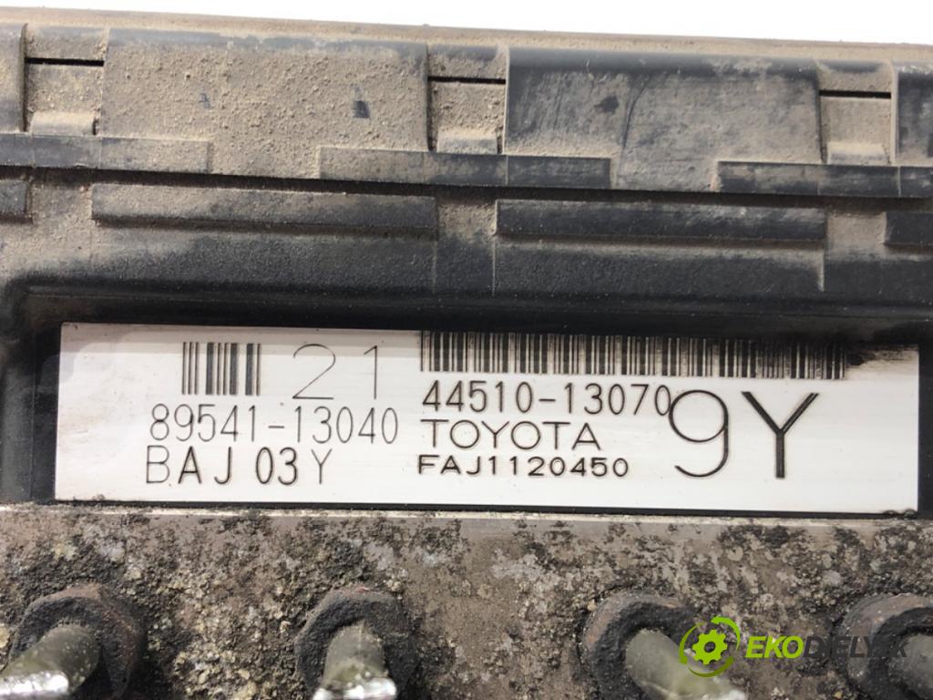 TOYOTA COROLLA Verso (_E12_) 2001 - 2007    2.0 D-4D (CDE120_) 66 kW [90 KM] olej napędowy 2002 - 2004  Pumpa ABS 44510-13070 (Pumpy ABS)