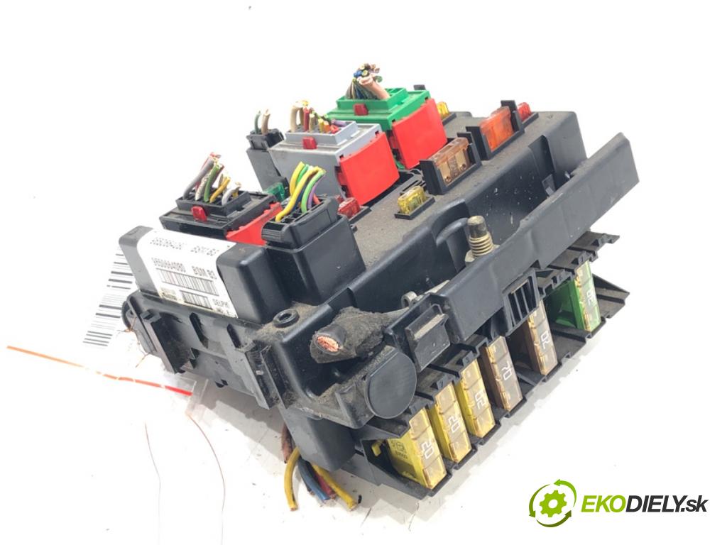 PEUGEOT 206 liftback (2A/C) 1998 - 2012    1.4 i 55 kW [75 KM] benzyna 1998 - 2012  Modul BSM 9650664080 (Ostatné)