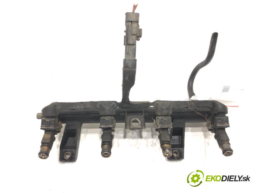 PEUGEOT 206 liftback (2A/C) 1998 - 2012    1.4 i 55 kW [75 KM] benzyna 1998 - 2012  Lišta vstrekovacia 01F002A (Vstrekovacie lišty)