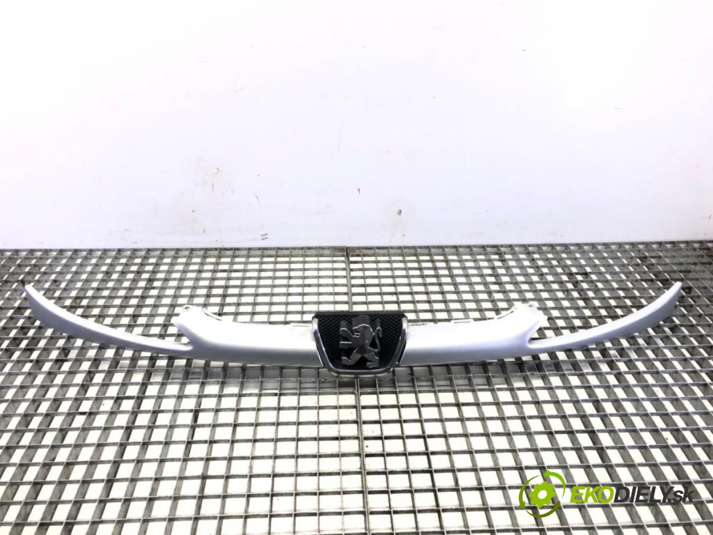 PEUGEOT 206 liftback (2A/C) 1998 - 2012    1.4 i 55 kW [75 KM] benzyna 1998 - 2012  mřížka maska  (Mřížky (masky) chladičů)