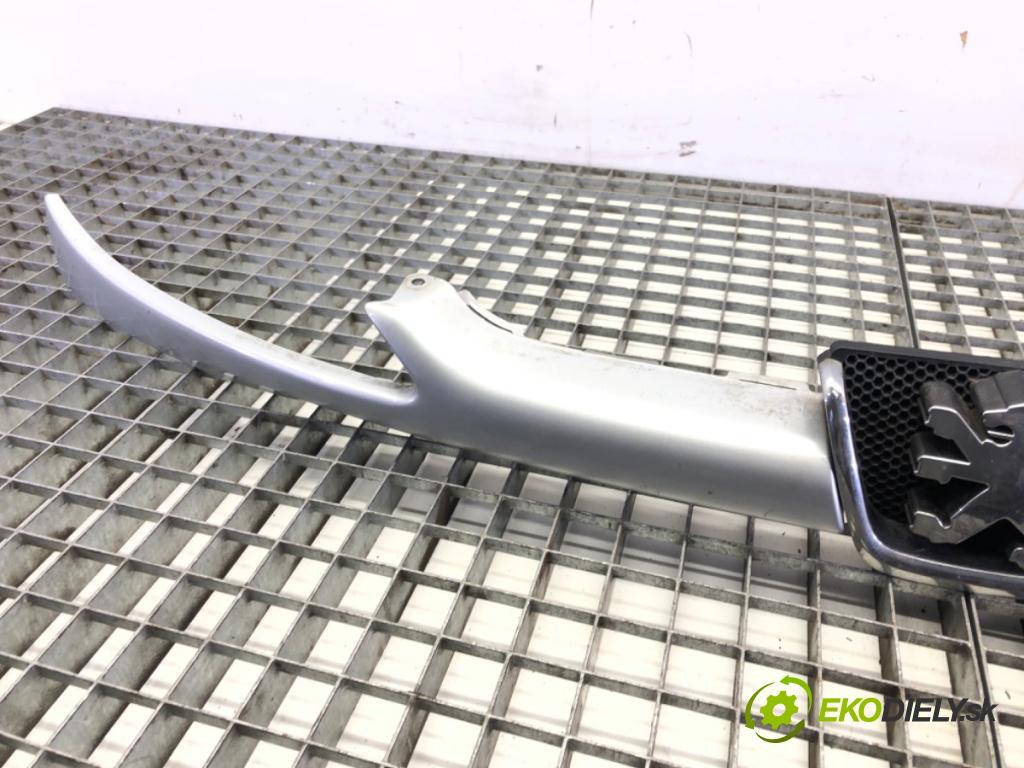 PEUGEOT 206 liftback (2A/C) 1998 - 2012    1.4 i 55 kW [75 KM] benzyna 1998 - 2012  mřížka maska  (Mřížky (masky) chladičů)