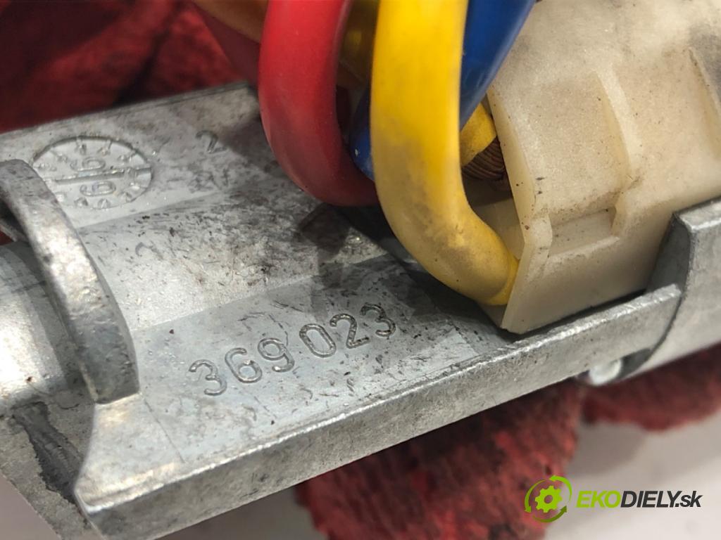 PEUGEOT 206 liftback (2A/C) 1998 - 2012    1.4 i 55 kW [75 KM] benzyna 1998 - 2012  spinačka  (Spínacie skrinky a kľúče)