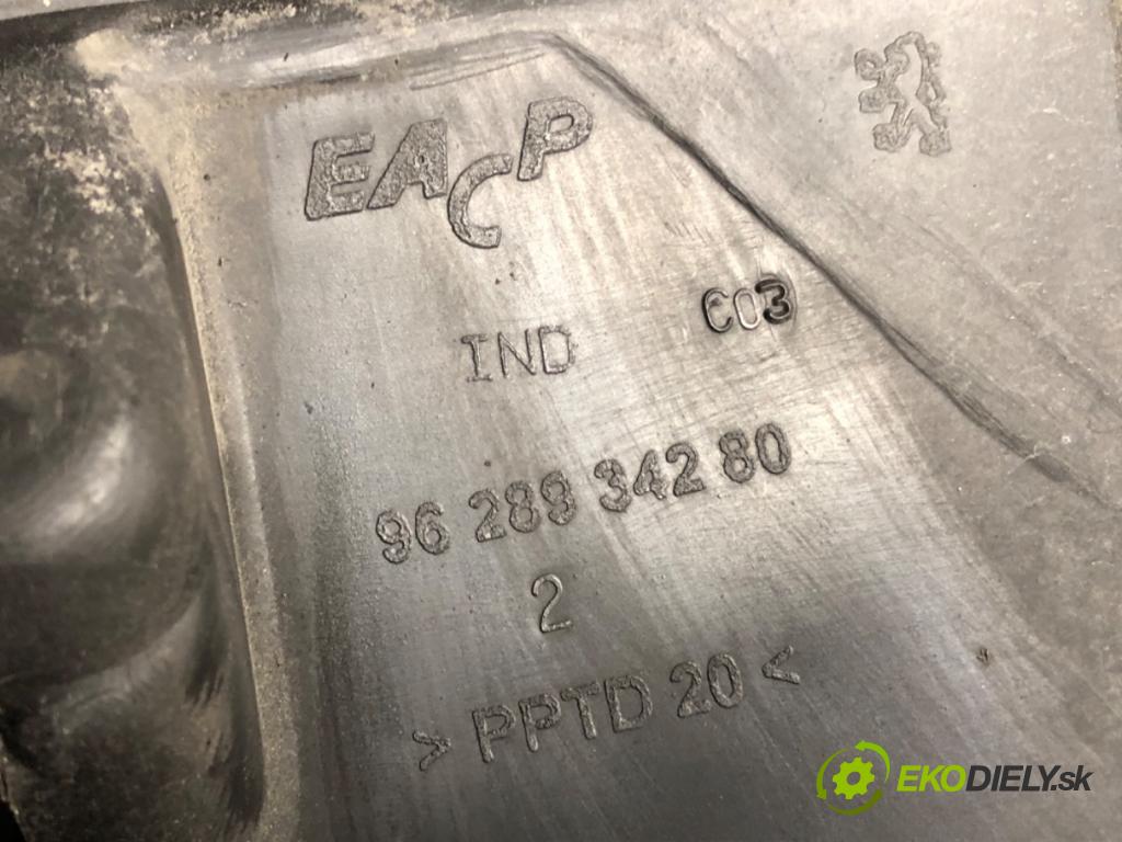 PEUGEOT 206 liftback (2A/C) 1998 - 2012    1.4 i 55 kW [75 KM] benzyna 1998 - 2012  mřížka maska  (Mřížky (masky) chladičů)