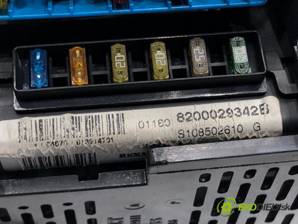 RENAULT SCÉNIC I nadwozie wielkoprzestrzenne (MPV) (JA0/1_, FA0_) 1999 - 2010    1.9 dTi (JA1U) 59 kW [80 KM] olej napędowy 2001 - 2003  modul BSI 8200029342B (Pojistkové skříňky)