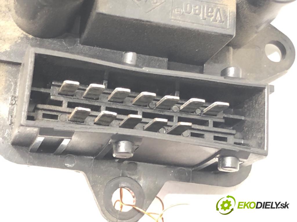 RENAULT SCÉNIC I nadwozie wielkoprzestrzenne (MPV) (JA0/1_, FA0_) 1999 - 2010    1.9 dCi (JA05, JA1F) 75 kW [102 KM] olej napędowy 1999 - 2003  odpor rezistor topení vzduchu  (Odpory topení)