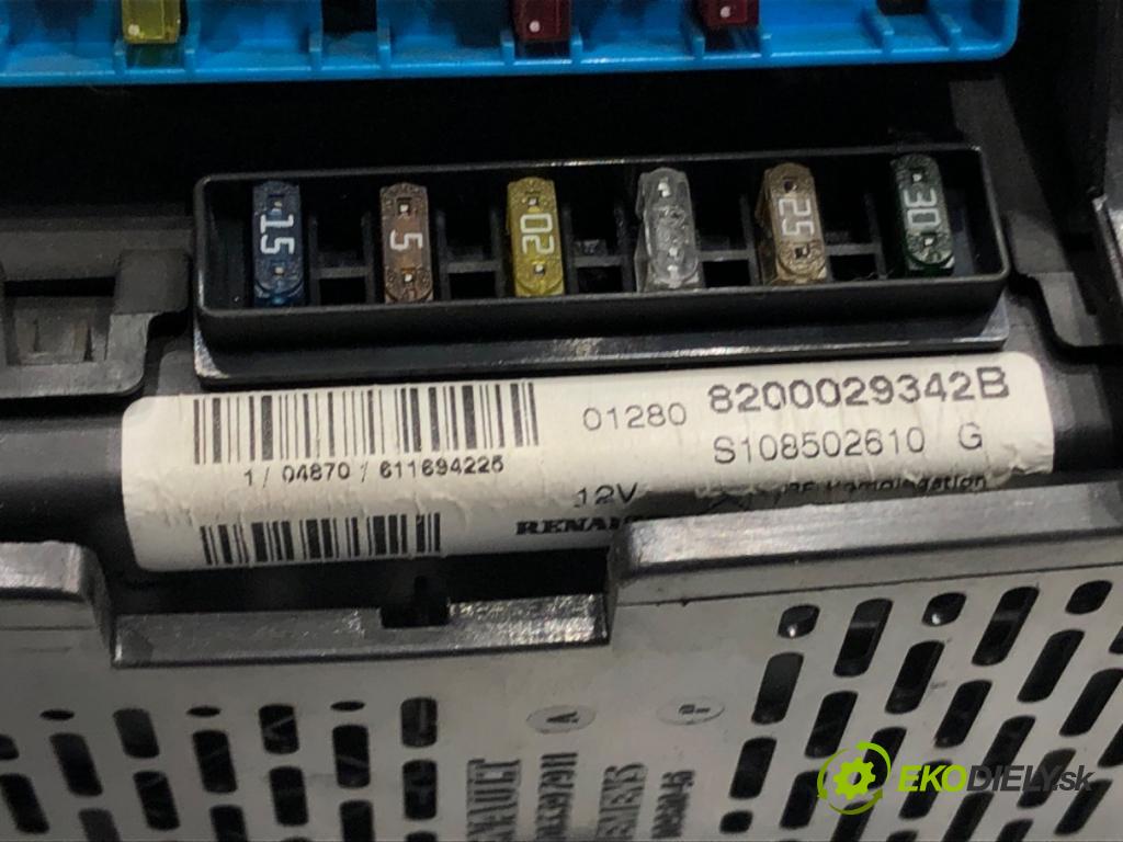 RENAULT SCÉNIC I nadwozie wielkoprzestrzenne (MPV) (JA0/1_, FA0_) 1999 - 2010    1.9 dCi (JA05, JA1F) 75 kW [102 KM] olej napędowy 1999 - 2003  modul BSI 8200029342B (Pojistkové skříňky)