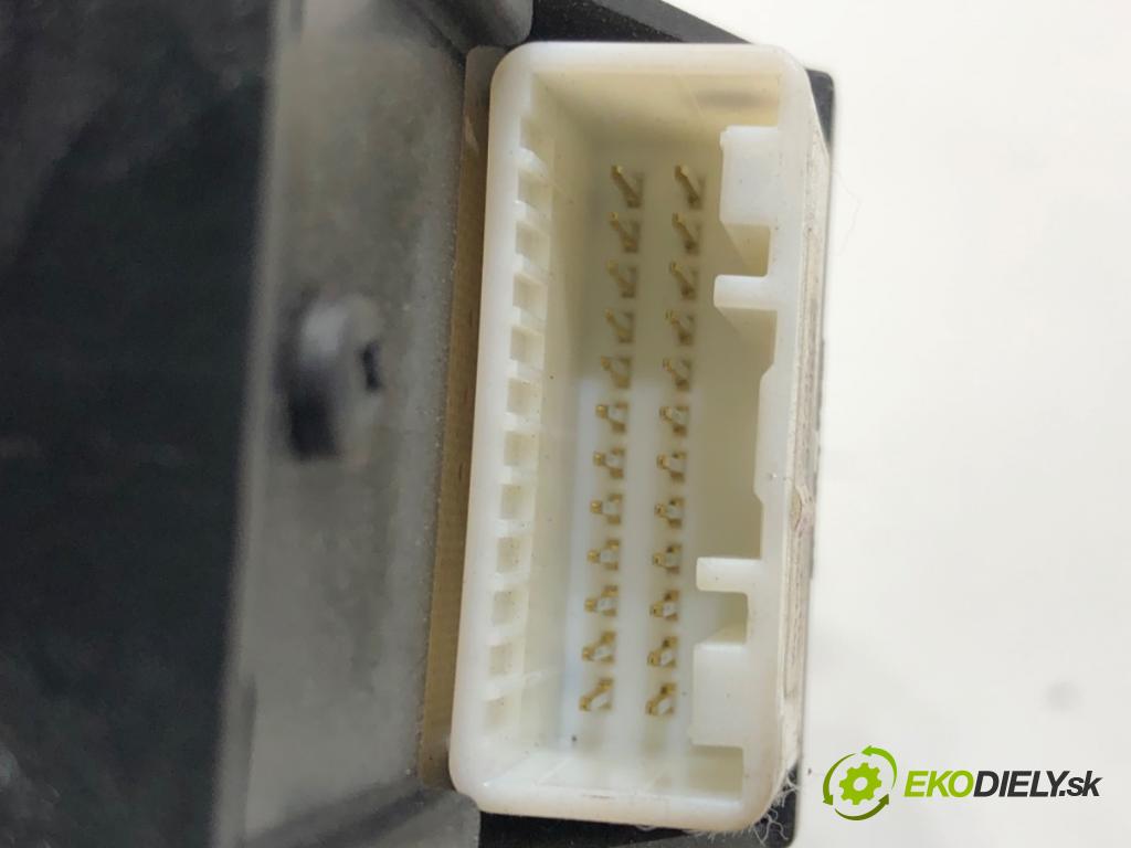 TOYOTA COROLLA Verso (ZER_, ZZE12_, R1_) 2004 - 2009    1.8 (ZNR11_) 95 kW [129 KM] benzyna 2004 - 2009  Prepínač okien 84820-0F030 (Prepínače, spínače, tlačidlá a ovládače kúrenia)