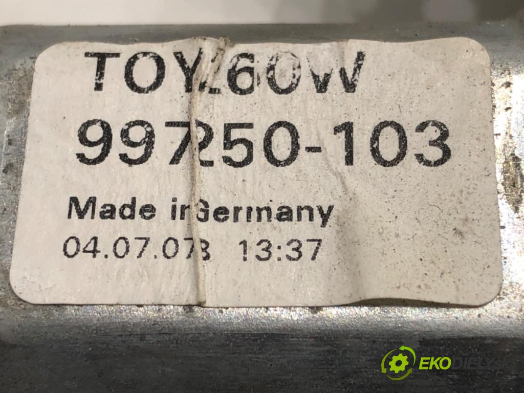 TOYOTA COROLLA Verso (ZER_, ZZE12_, R1_) 2004 - 2009    1.8 (ZNR11_) 95 kW [129 KM] benzyna 2004 - 2009  mechanismus okna pravý přední část 69810-0F010