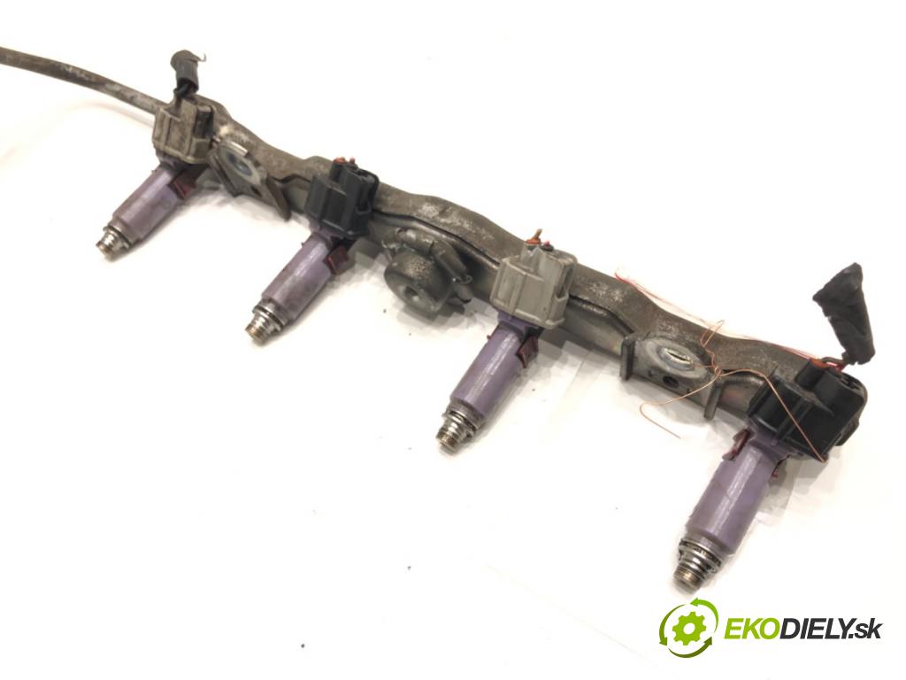 TOYOTA COROLLA Verso (ZER_, ZZE12_, R1_) 2004 - 2009    1.8 (ZNR11_) 95 kW [129 KM] benzyna 2004 - 2009  Lišta vstrekovacia  (Vstrekovacie lišty)