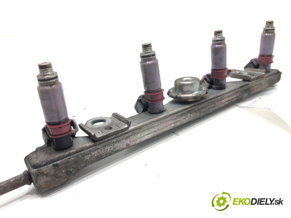 TOYOTA COROLLA Verso (ZER_, ZZE12_, R1_) 2004 - 2009    1.8 (ZNR11_) 95 kW [129 KM] benzyna 2004 - 2009  Lišta vstrekovacia  (Vstrekovacie lišty)