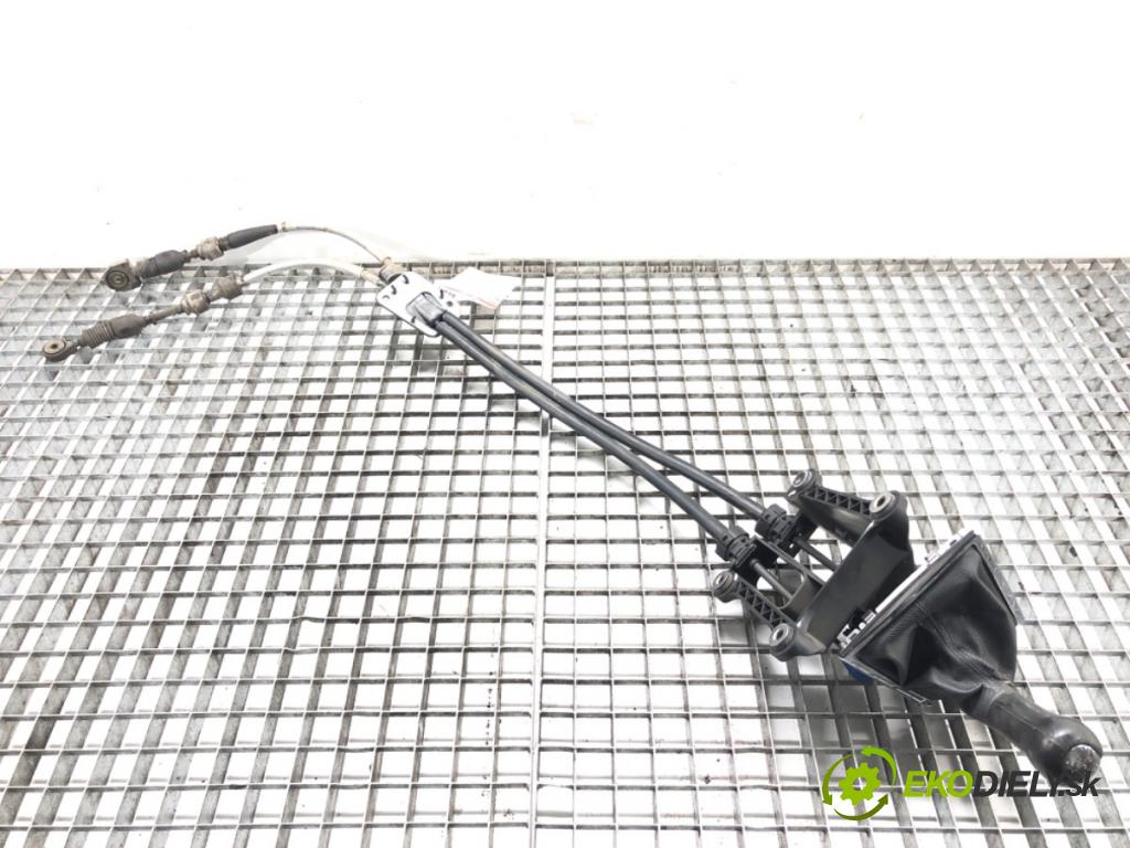 TOYOTA COROLLA Verso (ZER_, ZZE12_, R1_) 2004 - 2009    1.8 (ZNR11_) 95 kW [129 KM] benzyna 2004 - 2009  Kulisa  (Rýchlostné páky / kulisy)